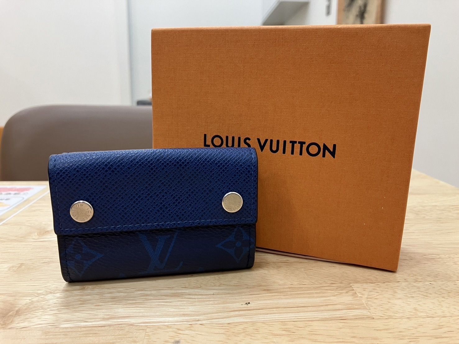 LOUIS VUITTON（ルイヴィトン）のディスカバリーコンパクトウォレットを買取 - 買取専門店こやし屋