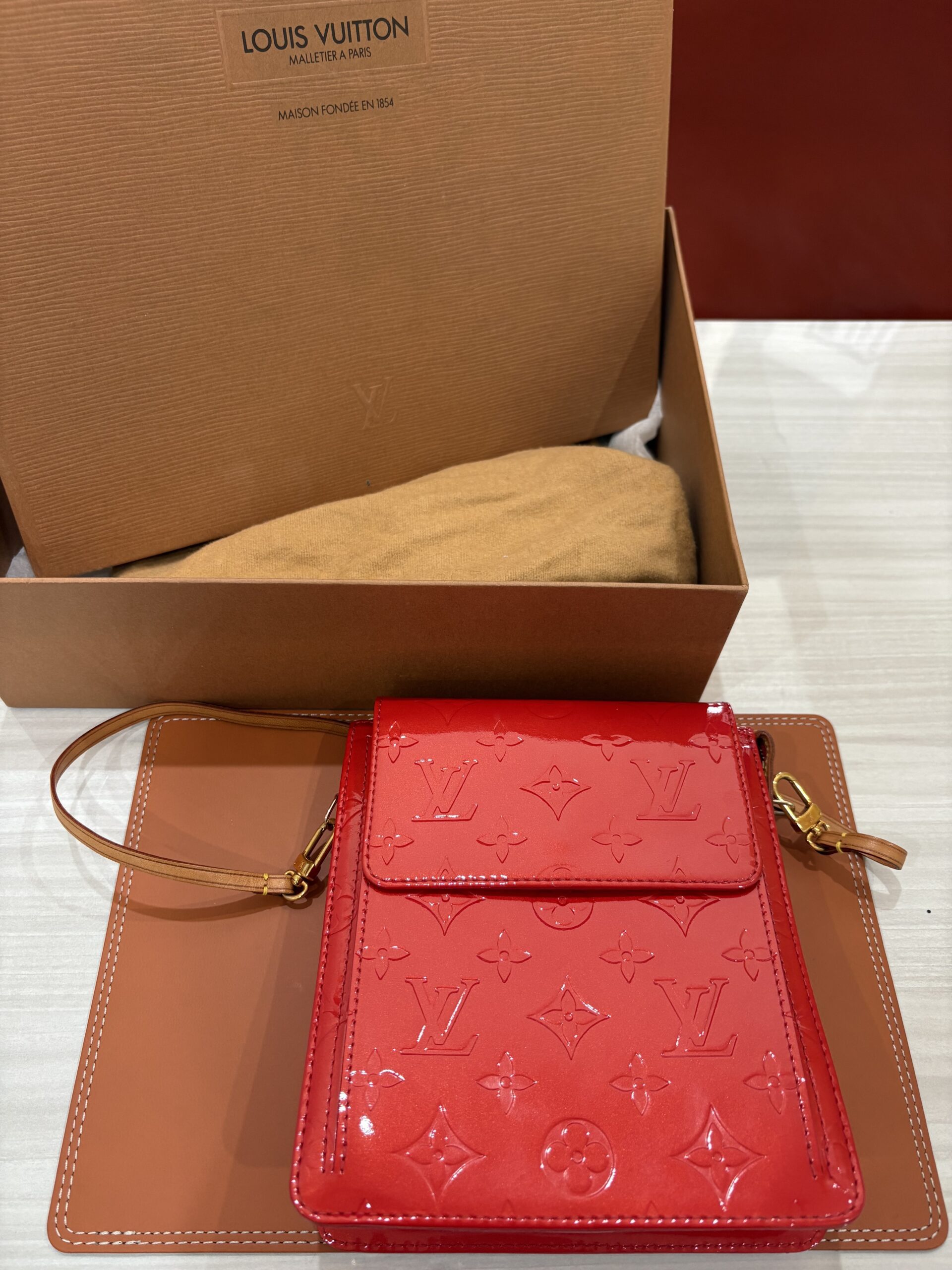 Louis Vuitton（ルイ ヴィトン） ヴェルニ モットをお買取りさせて 