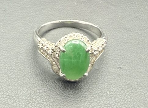 翡翠プラチナダイヤリング