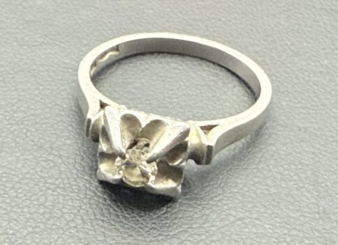 プラチナダイヤリング