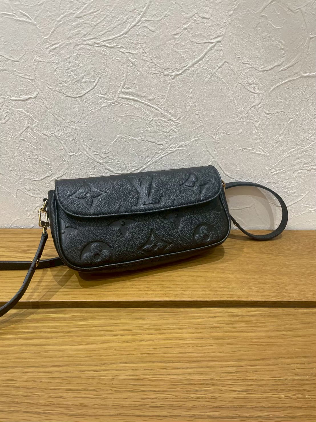 南森町　ルイヴィトン　アンプラント　高価買取