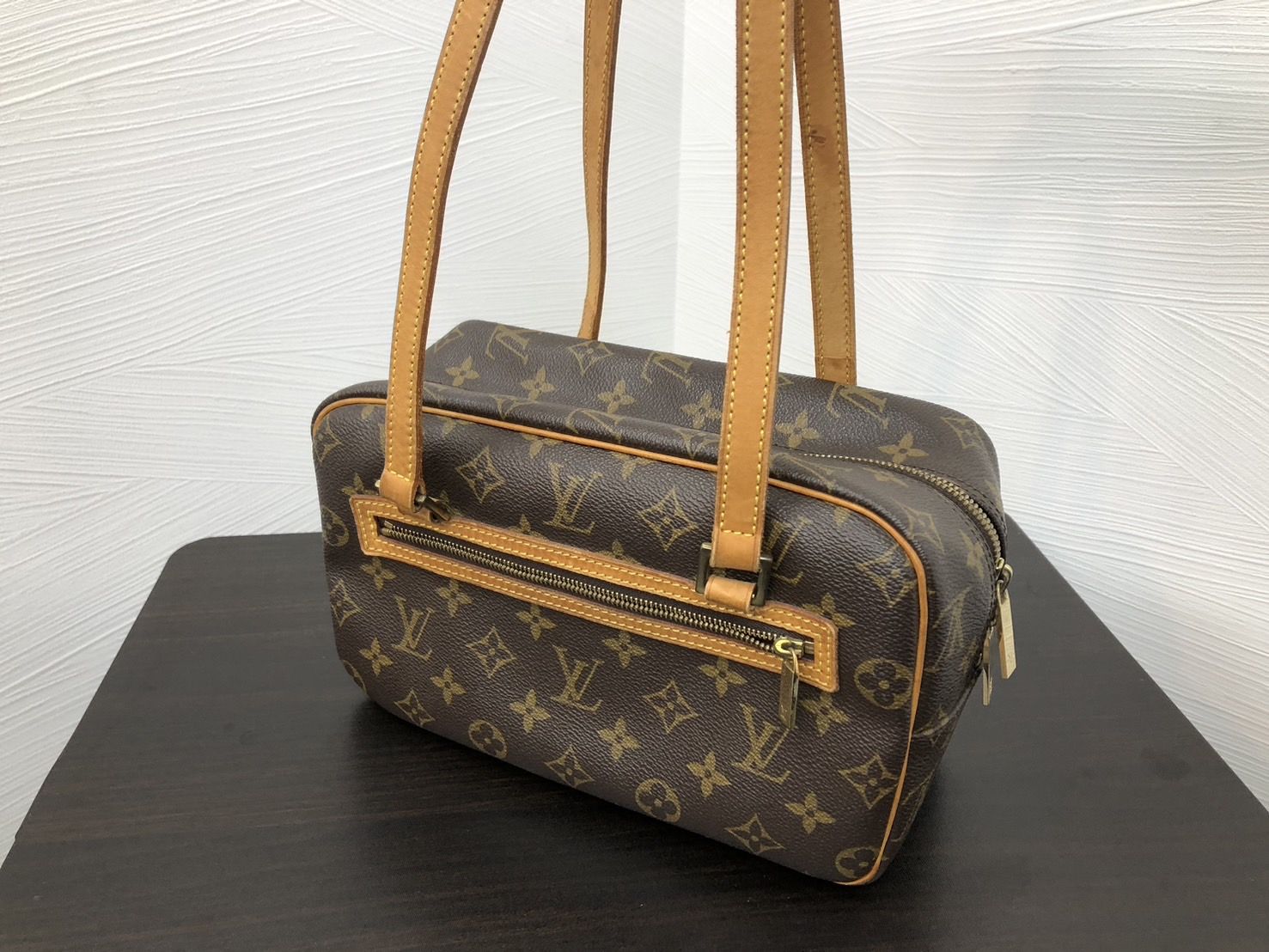 ルイ・ヴィトン モノグラム シテMMを買取 - 買取専門店こやし屋 