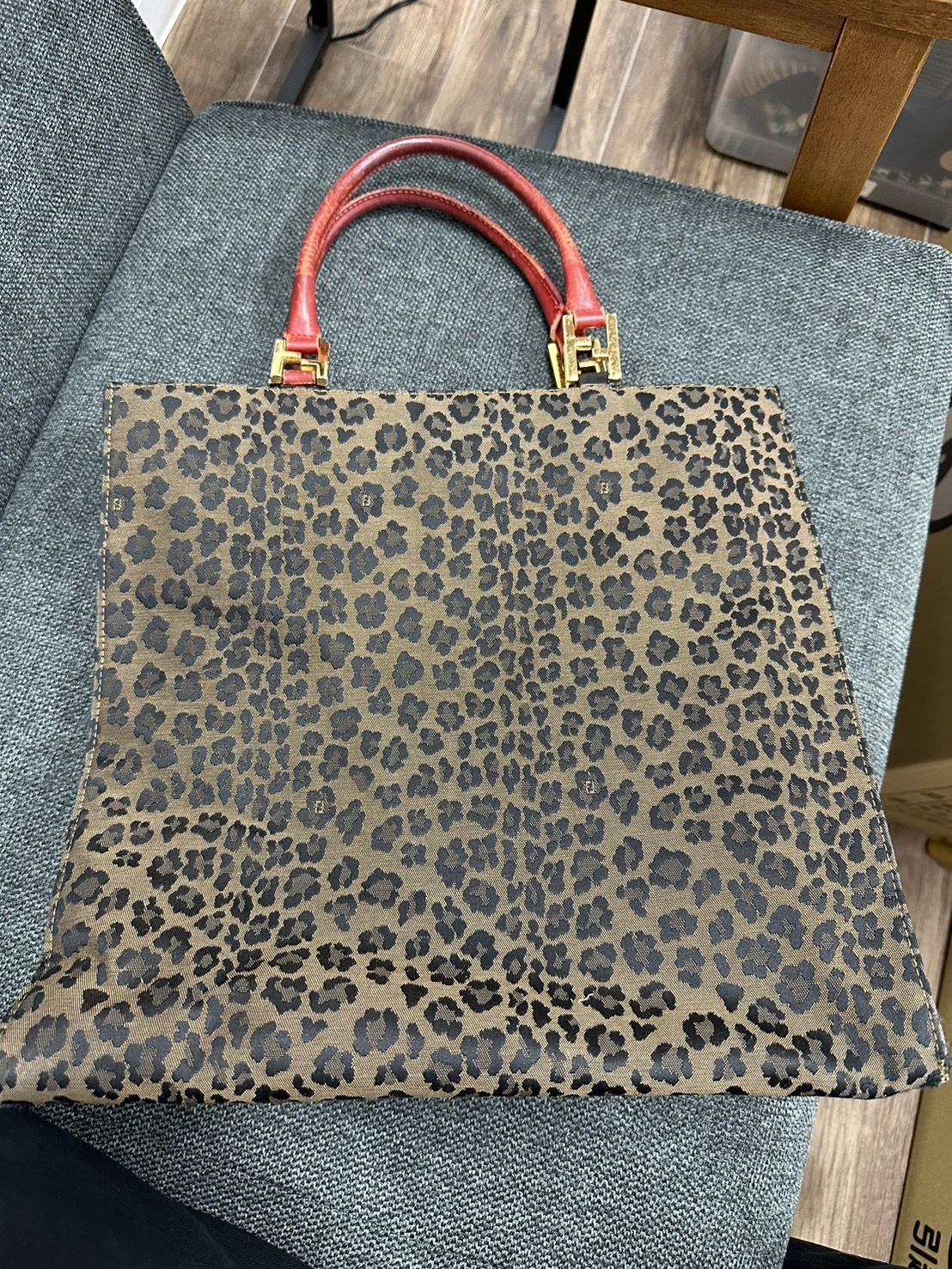 大濠公園　買取　ブランド品　FENDI