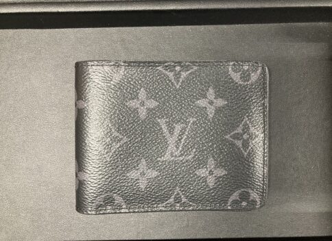 LV　財布