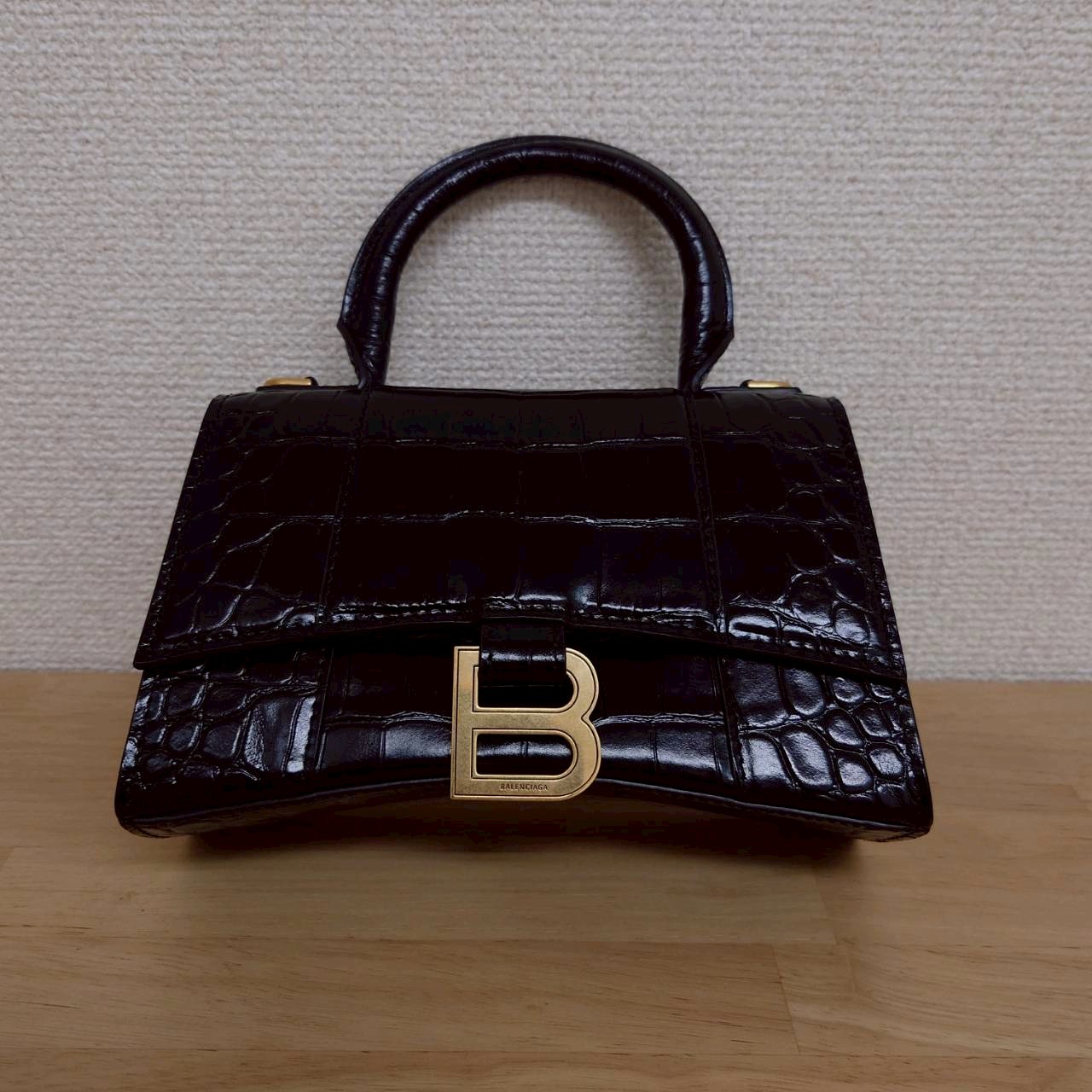 心斎橋　バレンシアガ　アワーグラス　買取