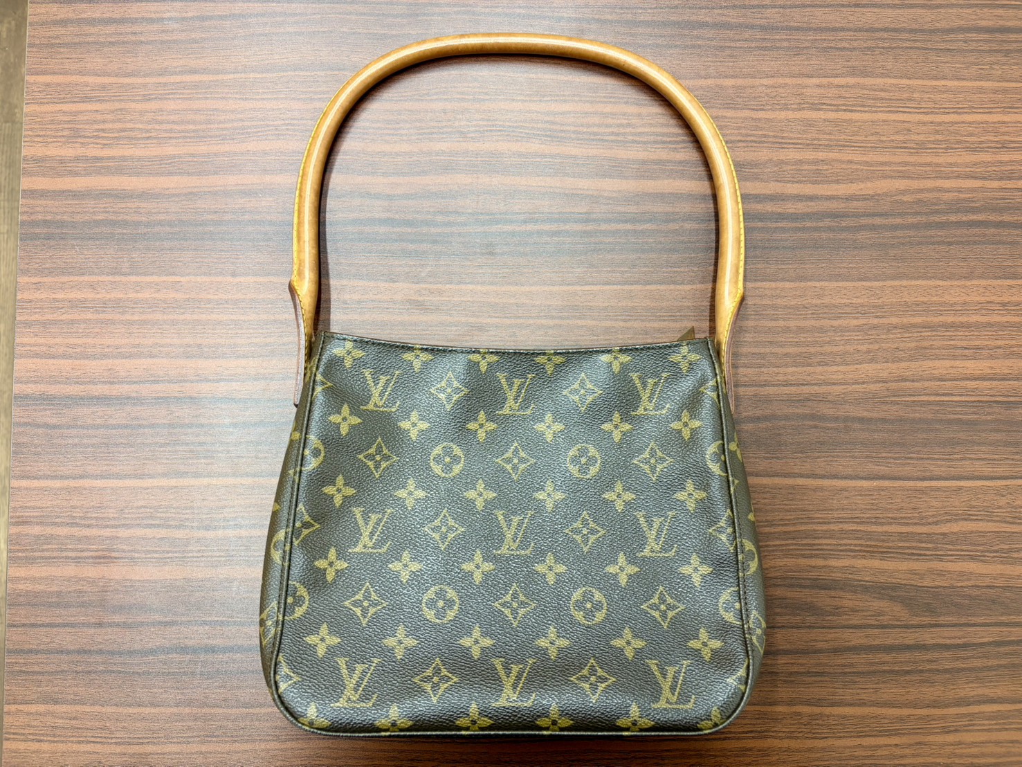 LOUIS VUITTON（ルイヴィトン）ルーピングMMを買い取り！ - 買取専門店 