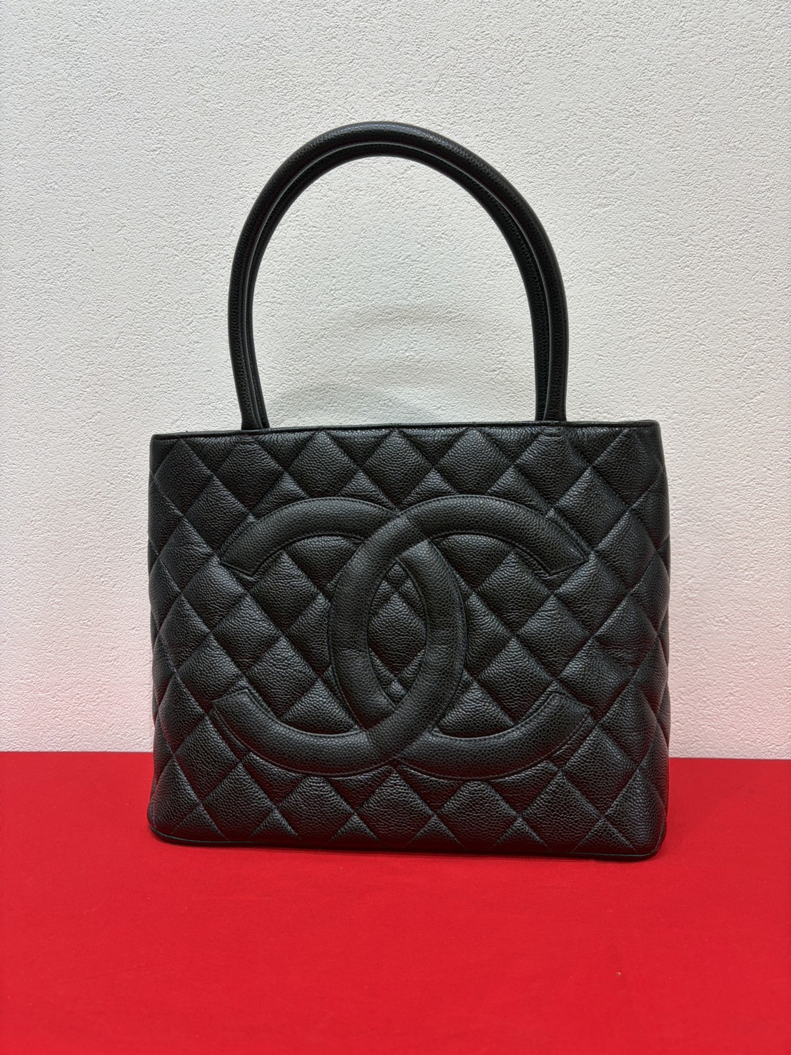 CHANEL トートバッグ （キャビアスキン シルバー金具付き）を買取 