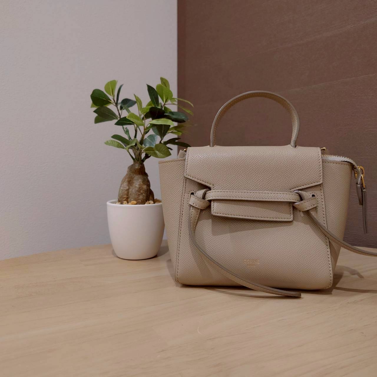 セリーヌ CELINE】セリーヌ ベルトバッグ ナノ ハンドバッグを心斎橋店 