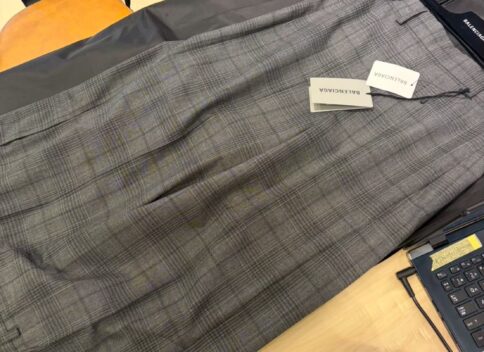 新宿 バレンシアガ パンツ ブランド服買取