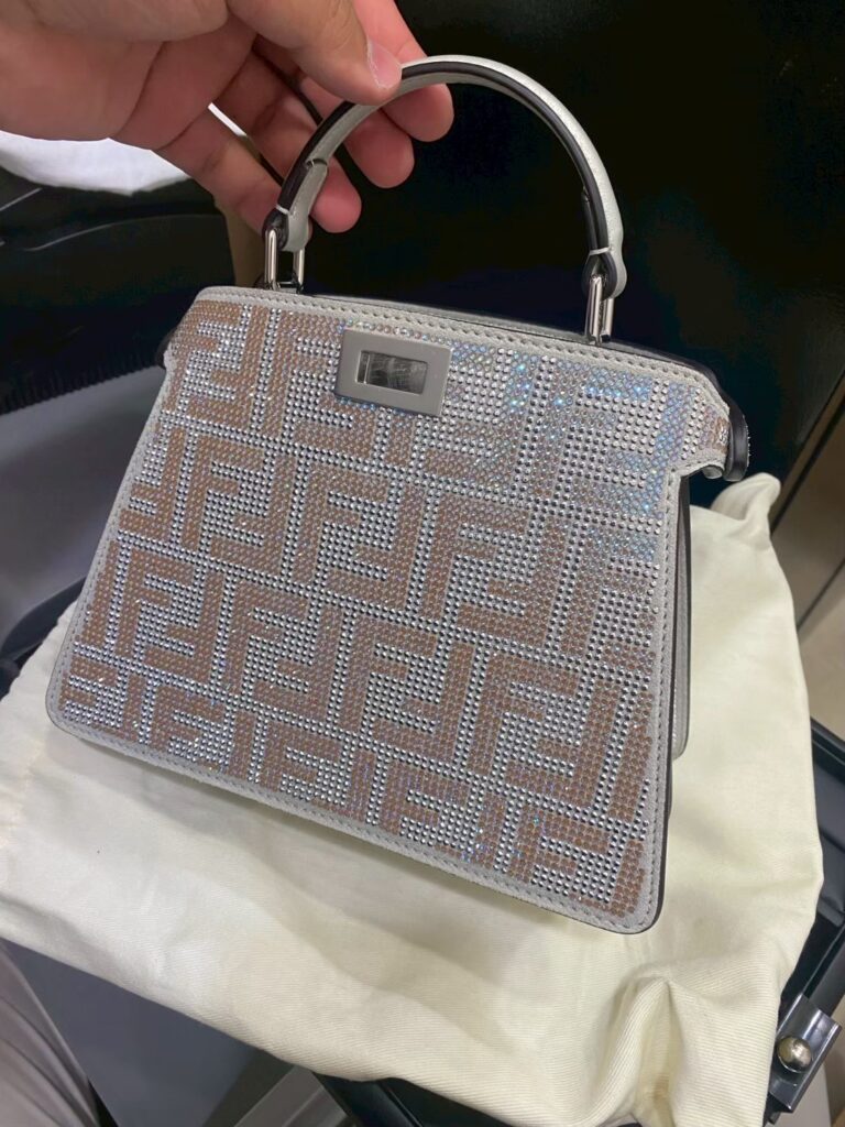 フェンディ FENDI】フェンディのピーカブー アイシーユーを新宿西口店