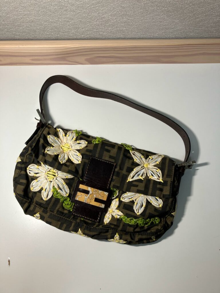 FENDI バゲット ズッカ柄 フラワーバタフライ刺繍をお買取しました 