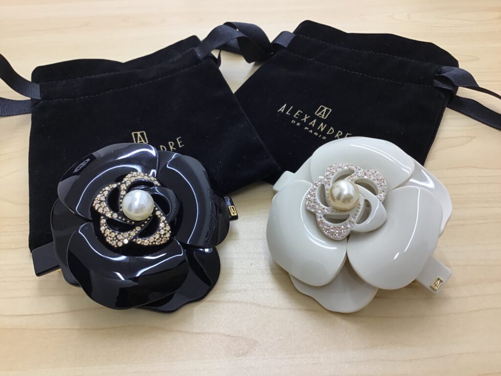 る*か様 最終価格ALEXANDRE DE PARISカメリアヘアアクセサリ アレクサンドル ドゥ パリ(ALEXANDRE DE PARIS) カメリア ヘア