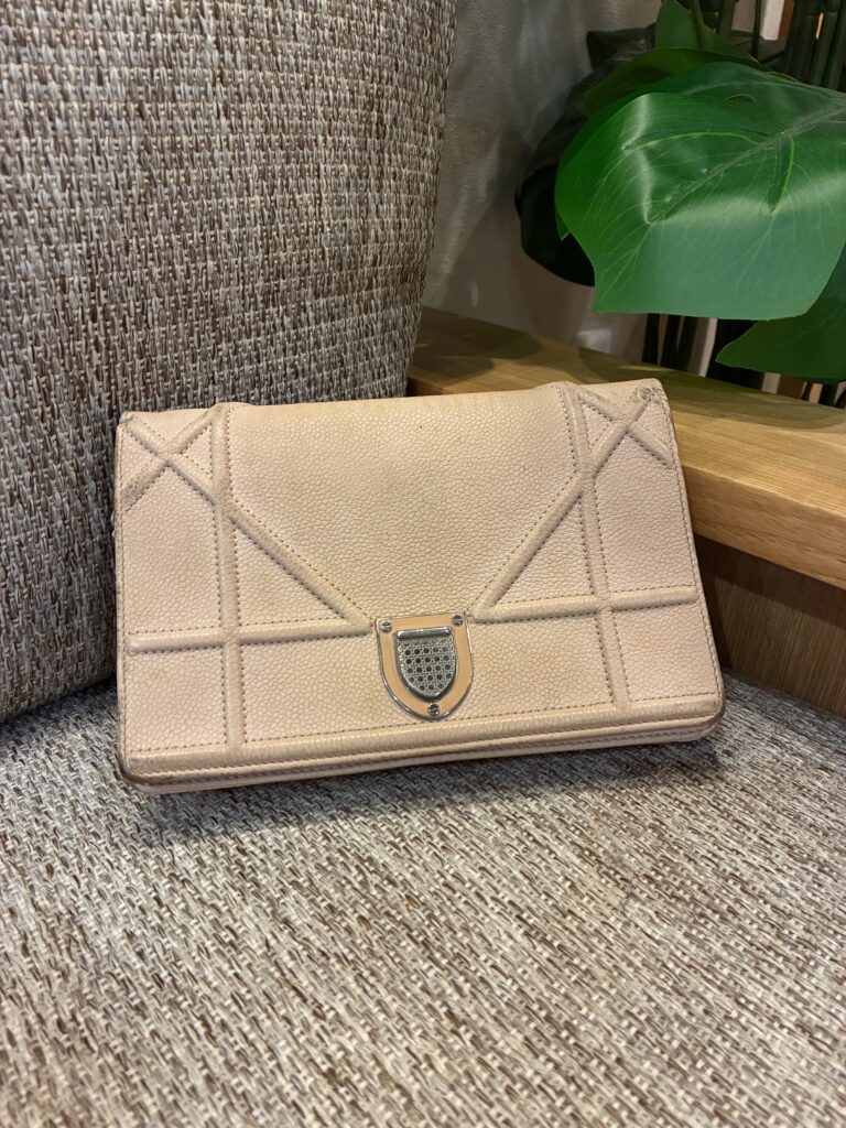 ディオール Christian Dior】ディオールの財布を神戸元町店で買取